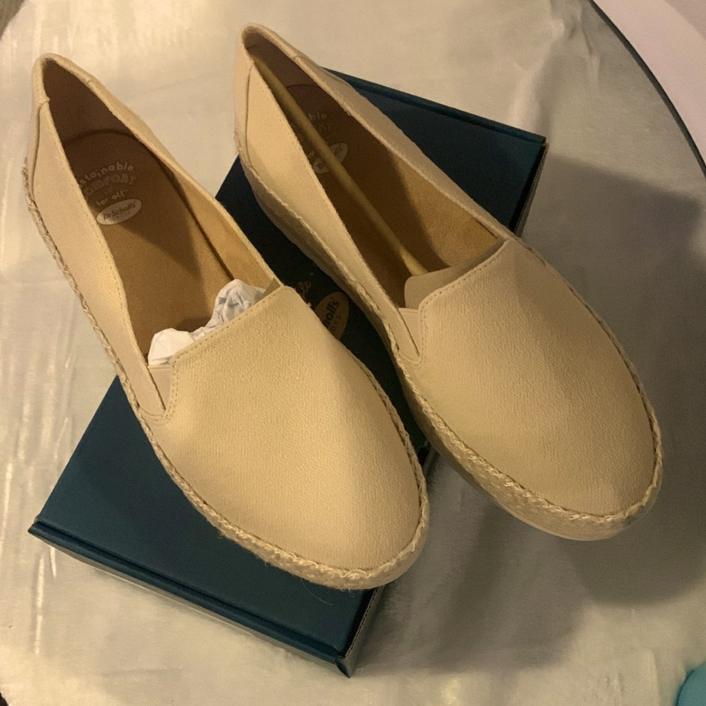 Women’s Dr. Scholls slip on shoes, color sand, size 10